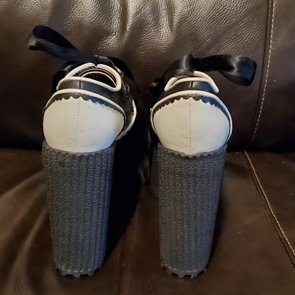 Black and White Chunky Platform Shoes/Heels size 6 - Picture 5 of 6